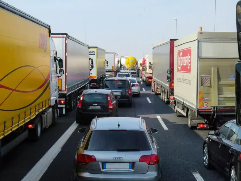 Skuteczna optymalizacja warsztatu firmowego. Dlaczego mądry dobór komponentów to klucz do zysków?